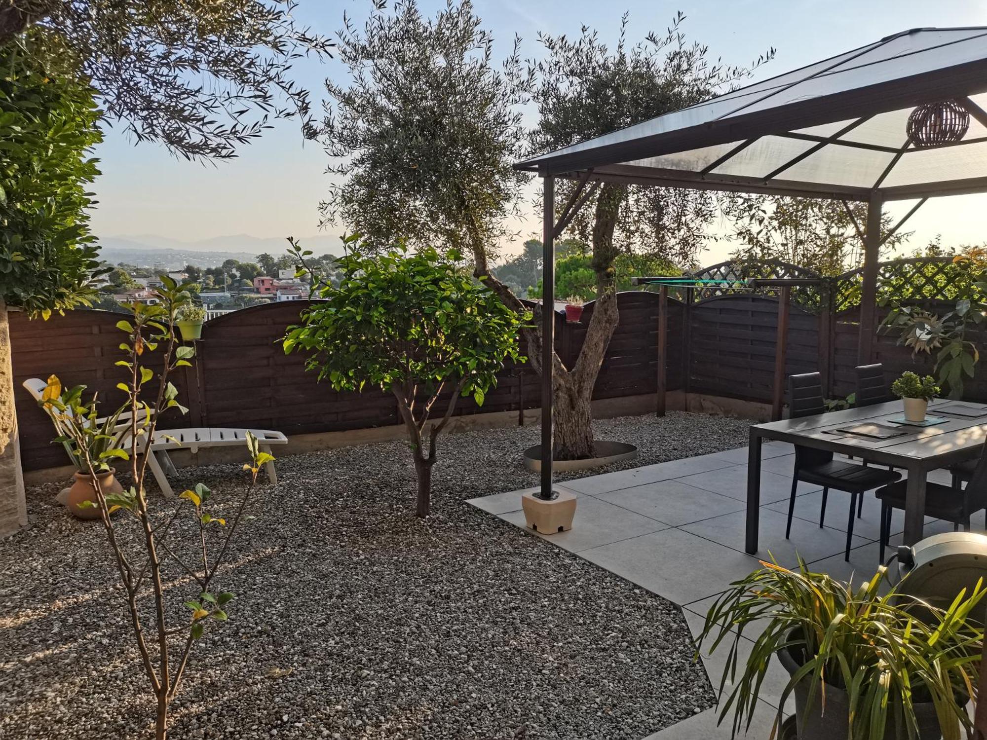 Charmant 2P Au Calme, Jardin, Piscine, Vue Panoramique Et Stationnement Villeneuve-Loubet Exterior foto